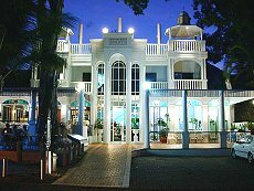 Palm Cove Beach Sarayi Hotel