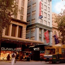 Causeway Inn On The Mall Melbourne