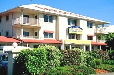 Cairns Reef Apartments and Motel